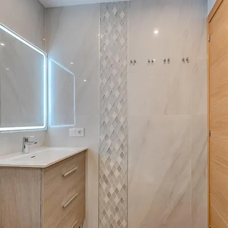Appartement Exclusive 2bedrm Aircon 200m