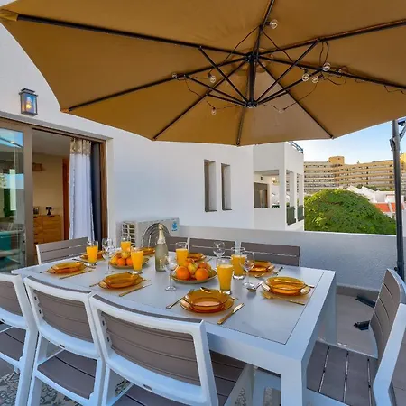 Exclusive 2bedrm Aircon 200m Appartement
