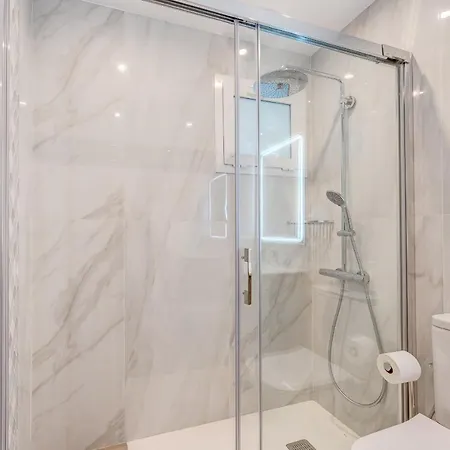 Appartement Exclusive 2bedrm Aircon 200m *