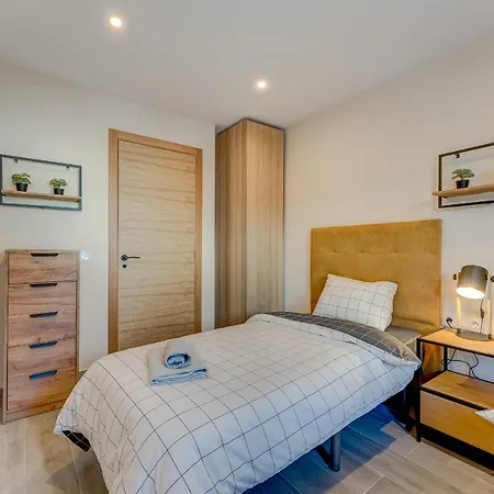 アパート Exclusive 2bedrm Aircon 200m