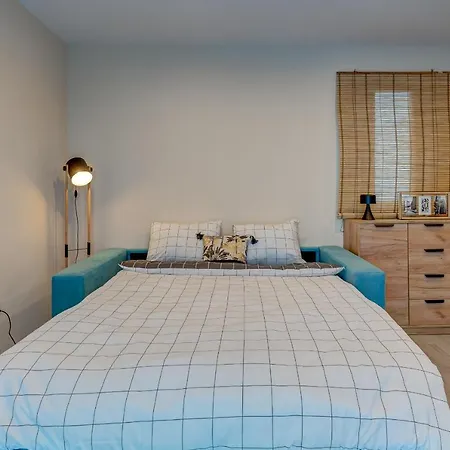 Exclusive 2bedrm Aircon 200m アデヘ