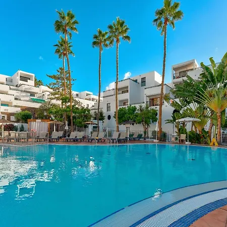 Exclusive 2bedrm Aircon 200m アパート